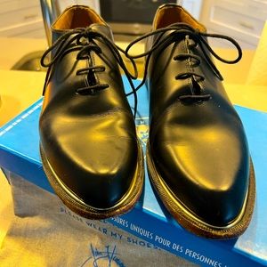 Almost brand new, rarely worn John Fluevog Women’s oxford’s!